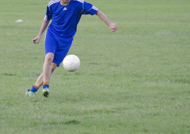 サッカー アーリークロスを蹴る時の3つのポイント ジュニアサッカーの上達練習指導法